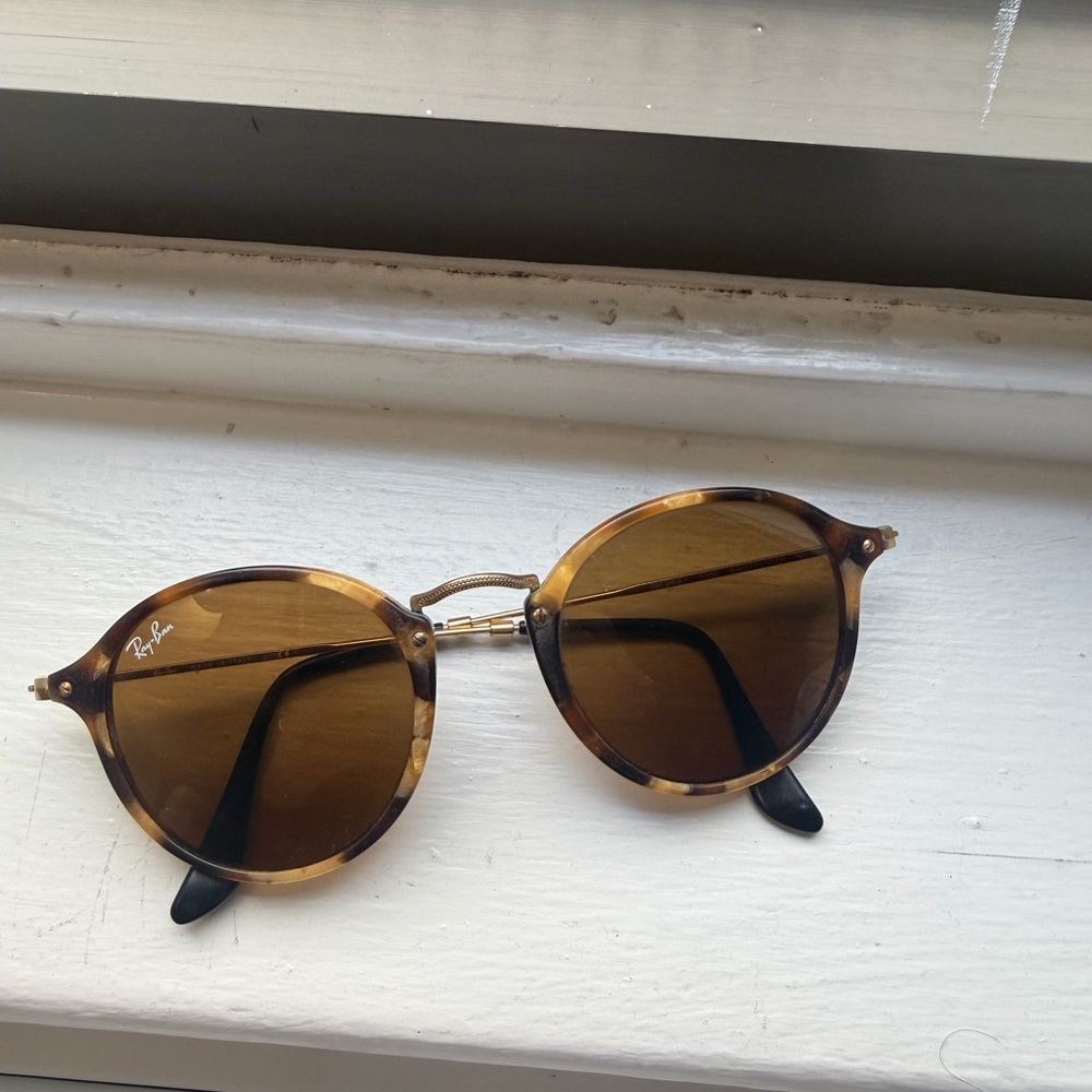 Ray-Ban Classic Brown Round Sunglasses